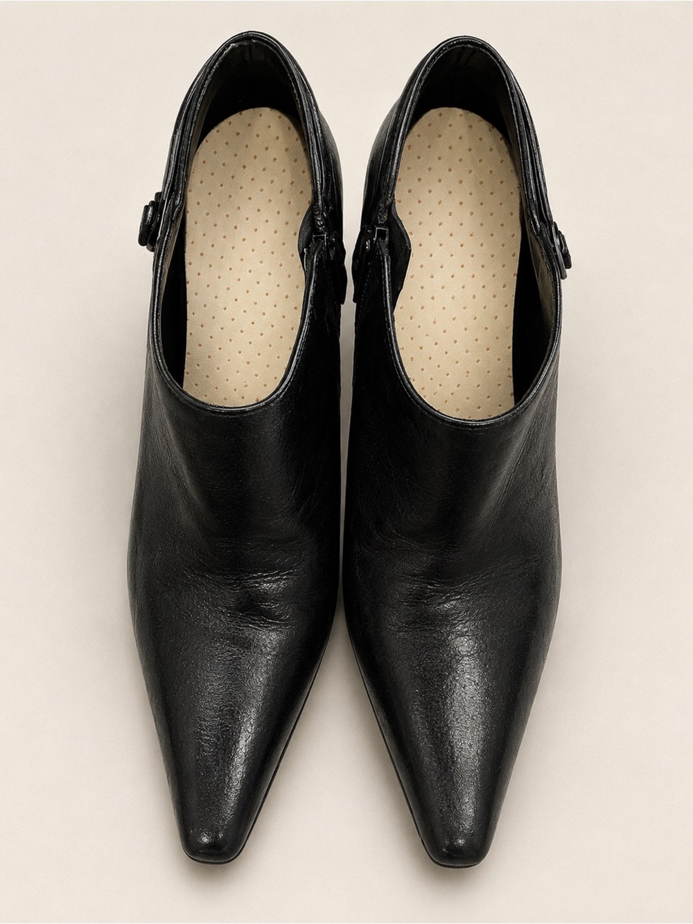 Pointed Toe Women's Ankle Heels in Black